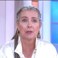 Carole Bouquet : les coulisses intenses de sa nouvelle pièce "Le Professeur"