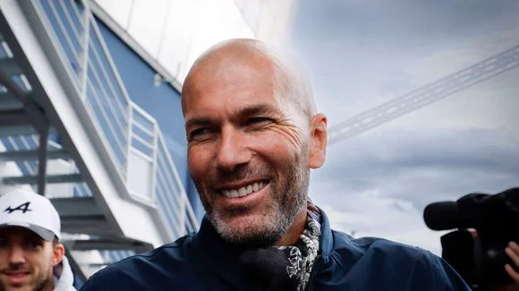 Zidane chante Zaho : une séquence inédite lors d'une fête avec les Bleus de 98