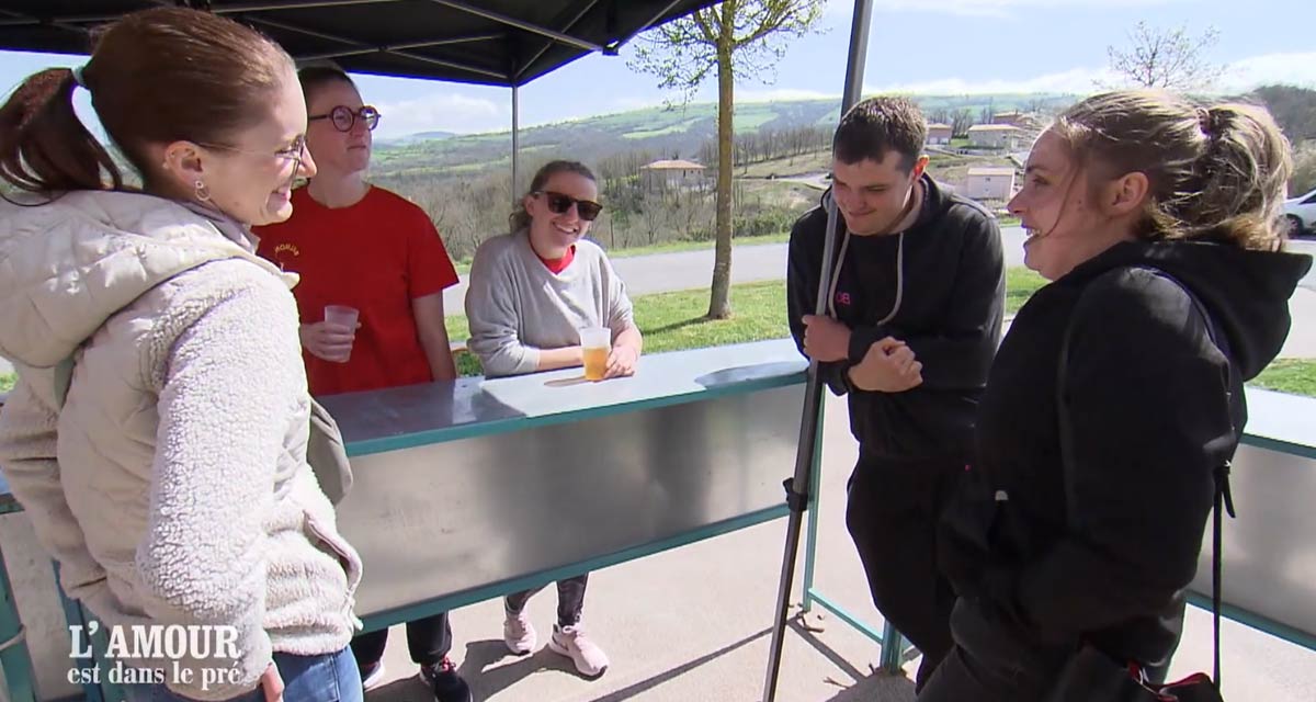 L’Amour est dans le Pré Saison 20 : Le Cœur de Mathieu Basculé par Clémence et Marie