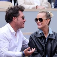 Laeticia Hallyday rayonne aux côtés de Frédéric Suant lors d'un séjour romantique à Saint-Palais-sur-Mer