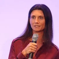 NOVO19 relance "Vis ma vie" : le retour d’un programme culte à la télévision