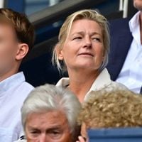 Anne-Elisabeth Lemoine et son fils au Parc des Princes : PSG - Lens sous les projecteurs