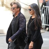Florent Pagny rend hommage à Thierry Ardisson aux côtés de son épouse Azucena