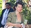 Milla Jovovich : son attitude sans sourire à la Fashion Week agace les machos