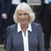 La reine Camilla rend hommage à Jilly Cooper : Une amitié et un héritage littéraire