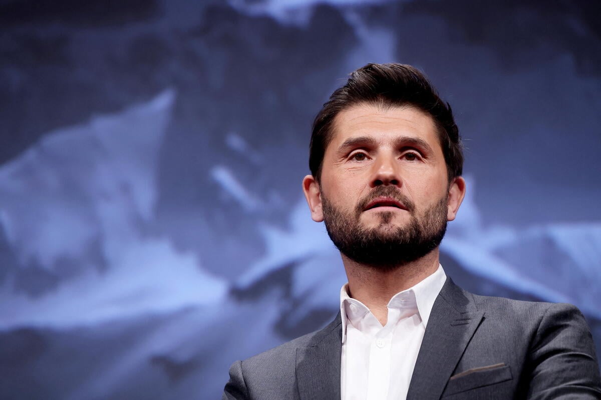 Christophe Beaugrand dénonce les attaques homophobes sur son fils