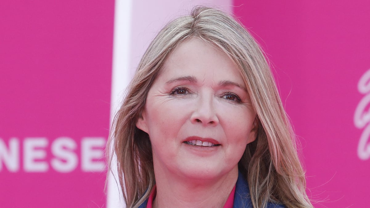 Hélène Rollès annule son concert à Mons : inquiétude pour sa santé et réactions des fans