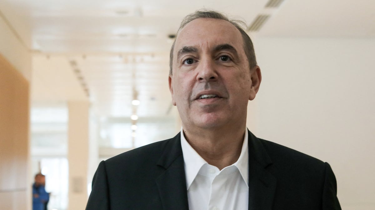 Chris Bieber : "Nu sur ses genoux, il me griffait"