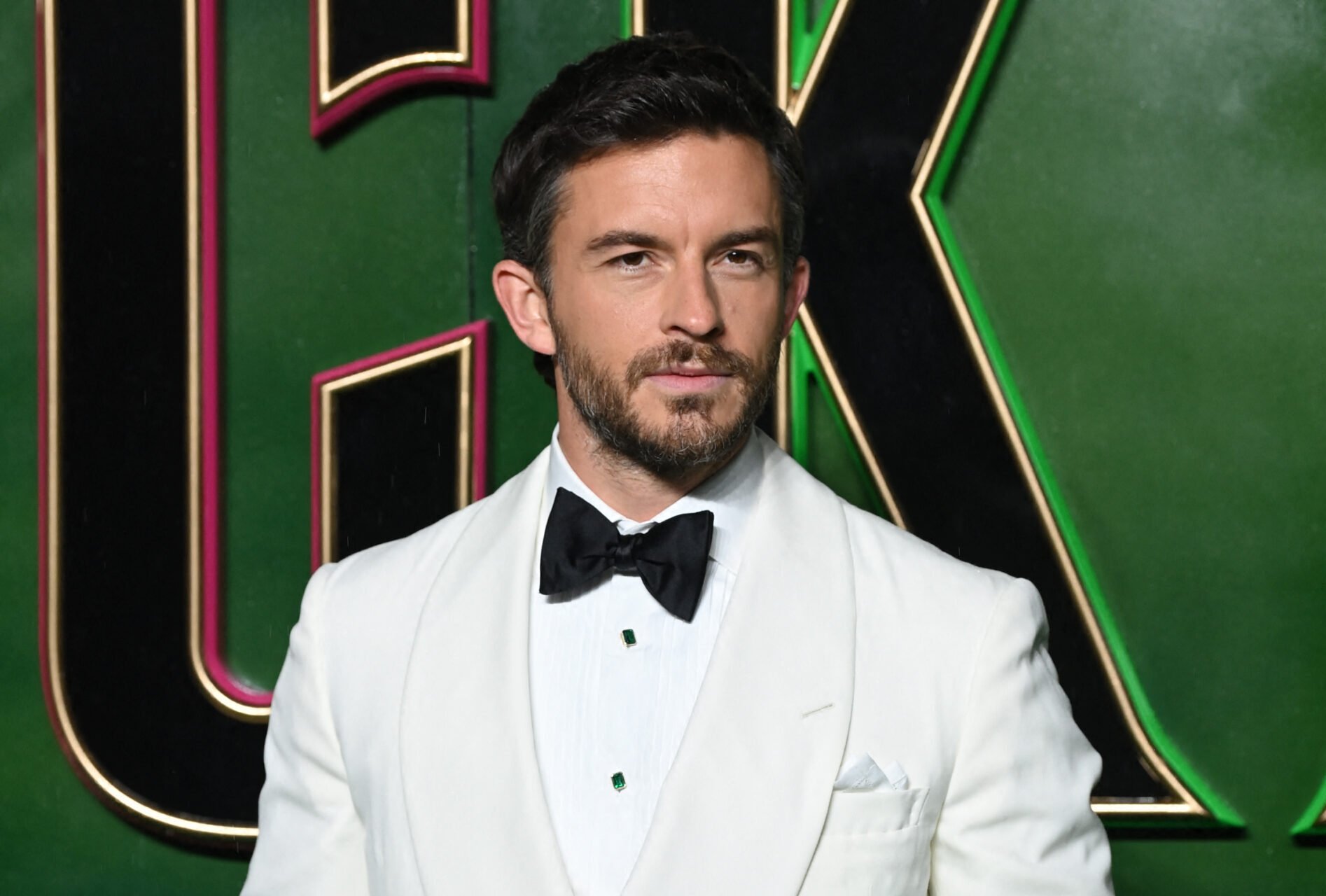 Jonathan Bailey : L'Homme le Plus Sexy du Monde 2025 Selon People - Vie Privée et Carrière