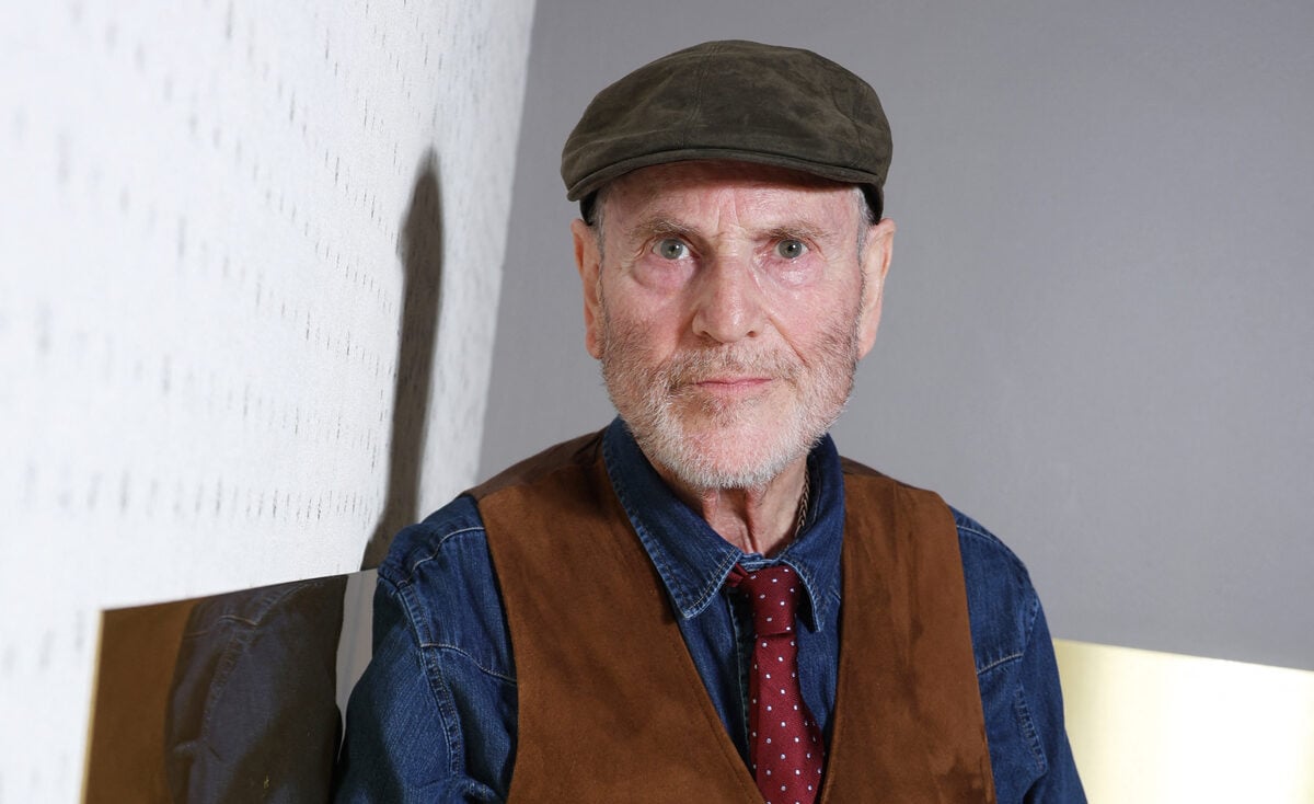 Obsèques de Tchéky Karyo à Concarneau : L'Acteur Inhumé Selon Ses Souhaits en Bretagne