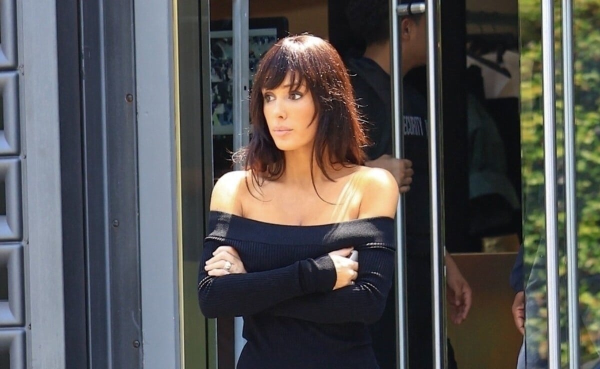 Bianca Censori : Arrivée Provocante à l'Aéroport de Melbourne Sans Kanye West