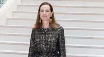 Carole Bouquet de Retour sur Scène Après son Malaise : Courage et Performance dans "Le Professeur"