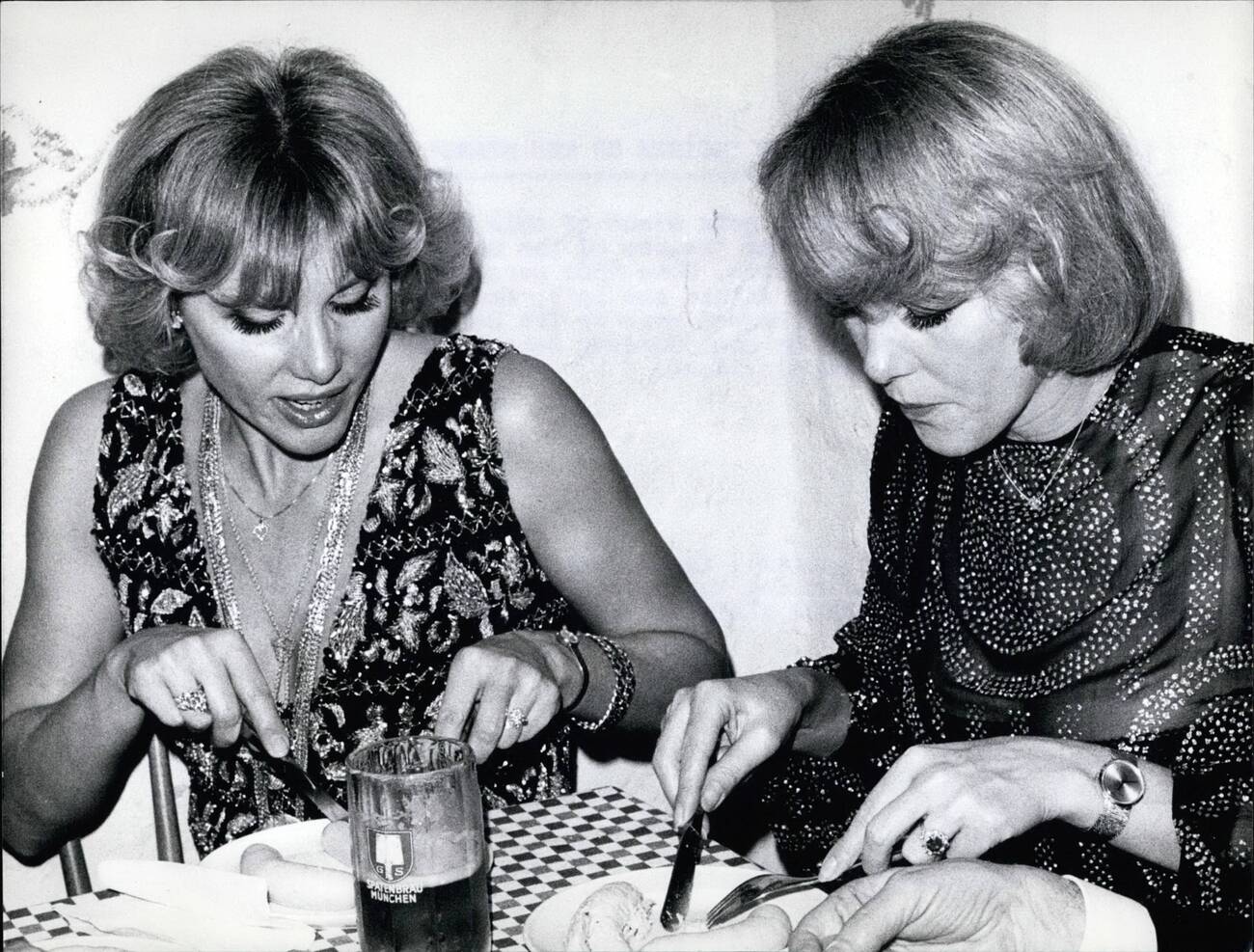 Mort des jumelles Kessler en 2025 à 89 ans : elles sont parties ensemble comme elles l'avaient toujours souhaité | Suicide assisté et enquête à Munich