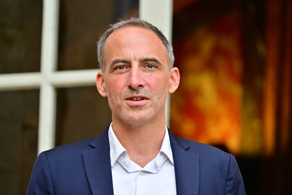 Raphaël Glucksmann : Comment il Gère Vie Politique et Moments Précieux avec ses Fils