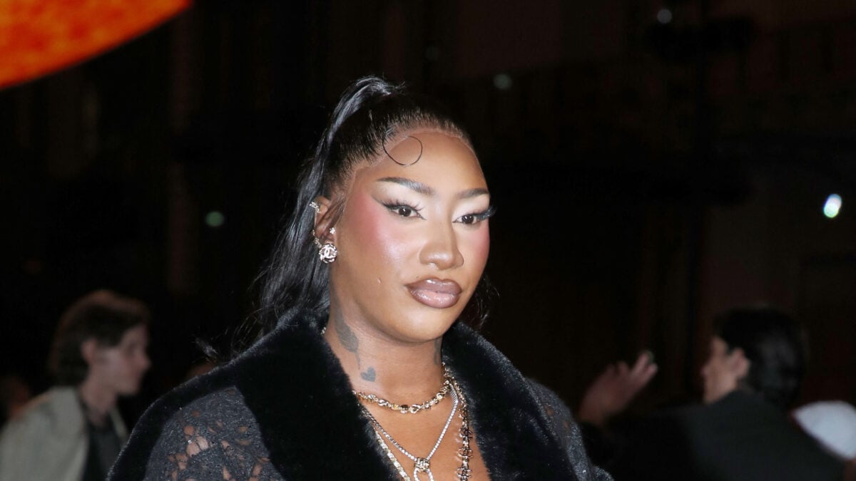 Aya Nakamura pose un lapin à Alicia Keys pour le spectacle de sa fille : l’histoire touchante qui fait fondre la toile