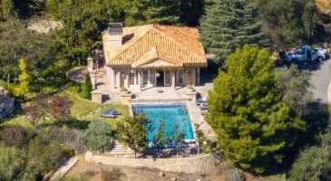 Découvrez la Villa Luxueuse de Britney Spears à Thousand Oaks : Valeur Actuelle, Caractéristiques et Vue Imprenable
