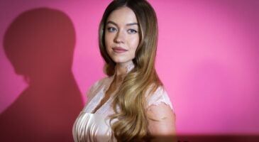 Sydney Sweeney : ses looks glamour à Londres et Los Angeles décryptés
