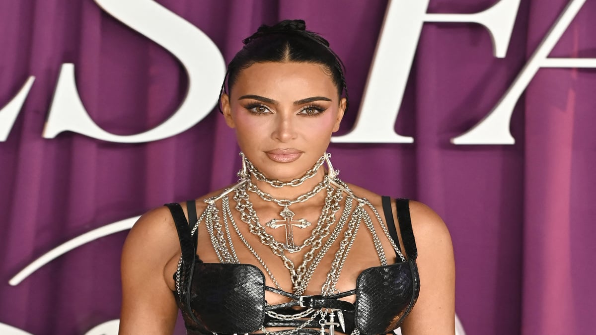 Kim Kardashian Avocate : Qualifiée en 2025, Parcours Juridique et Ambitions au Barreau