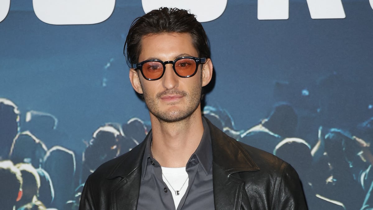 Pierre Niney : le phénomène de la vente de son mouchoir usagé pour 100 000 euros
