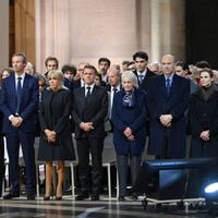 Hommage à Robert Badinter au Panthéon : Une Cérémonie Historique