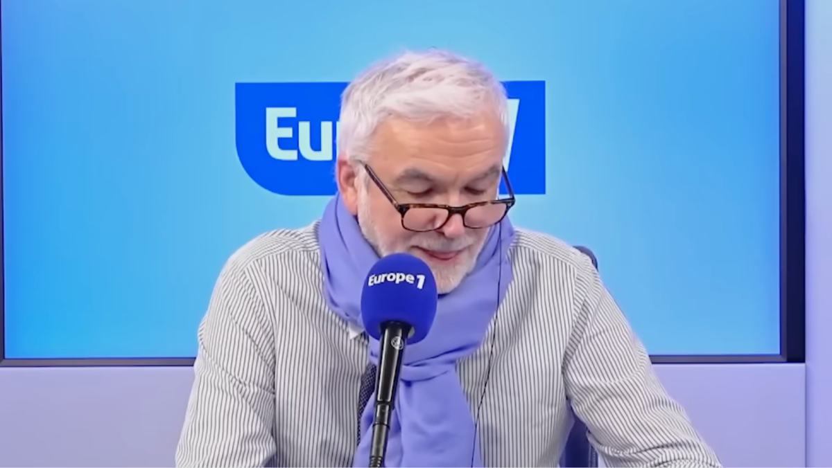 Caustique et provocateur, Pascal Praud rhabille Jean-Michel Aphatie pour l'hiver, "sa mère lui a..."