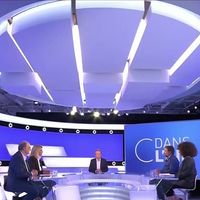 Axel de Tarlé quitte France 5 : un adieu émouvant après 15 ans à la tête de C dans l’air