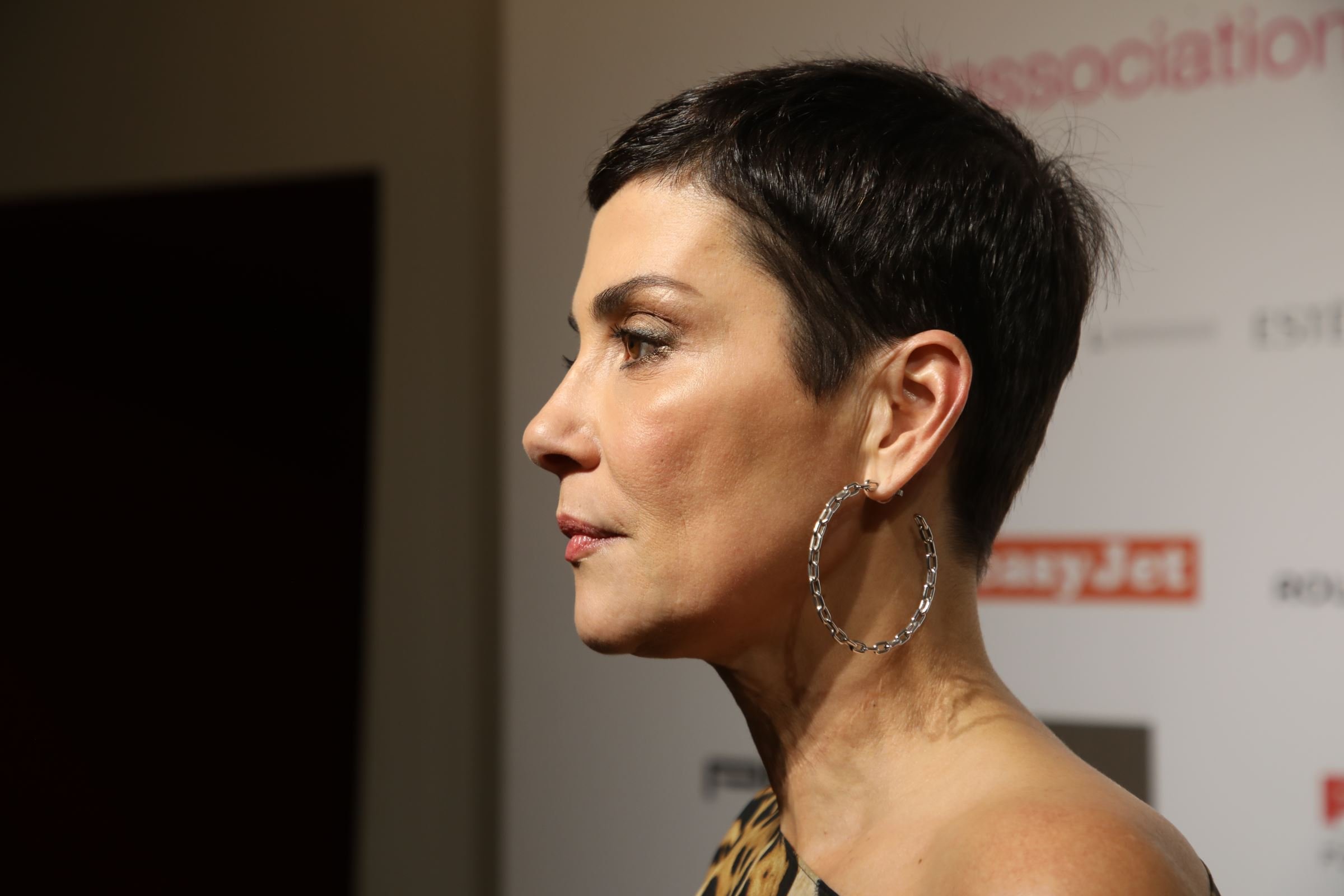 Cristina Cordula en Blonde : Une Photo Inoubliable et Sa Carrière Éblouissante en 2025