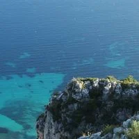 Kid Cudi se marie à Èze avec Lola Abecassis dans un cadre de rêve sur la Côte d’Azur