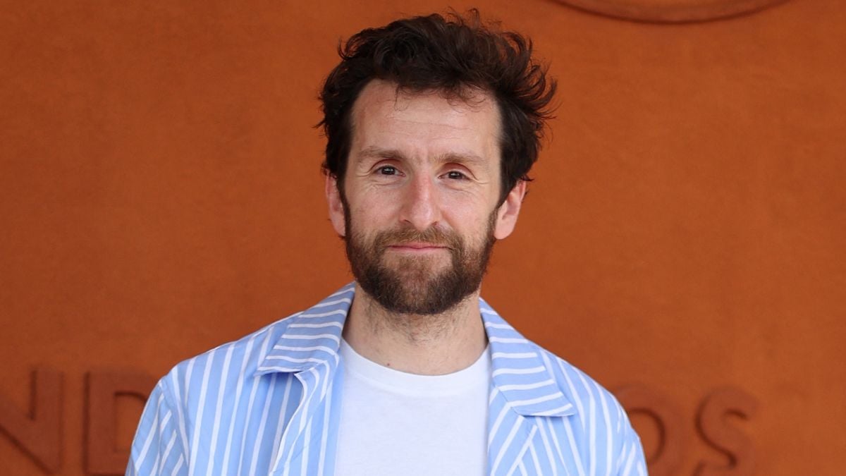 Pablo Mira secoue Quotidien : La blague choc sur le racisme qui fige le plateau en 2025