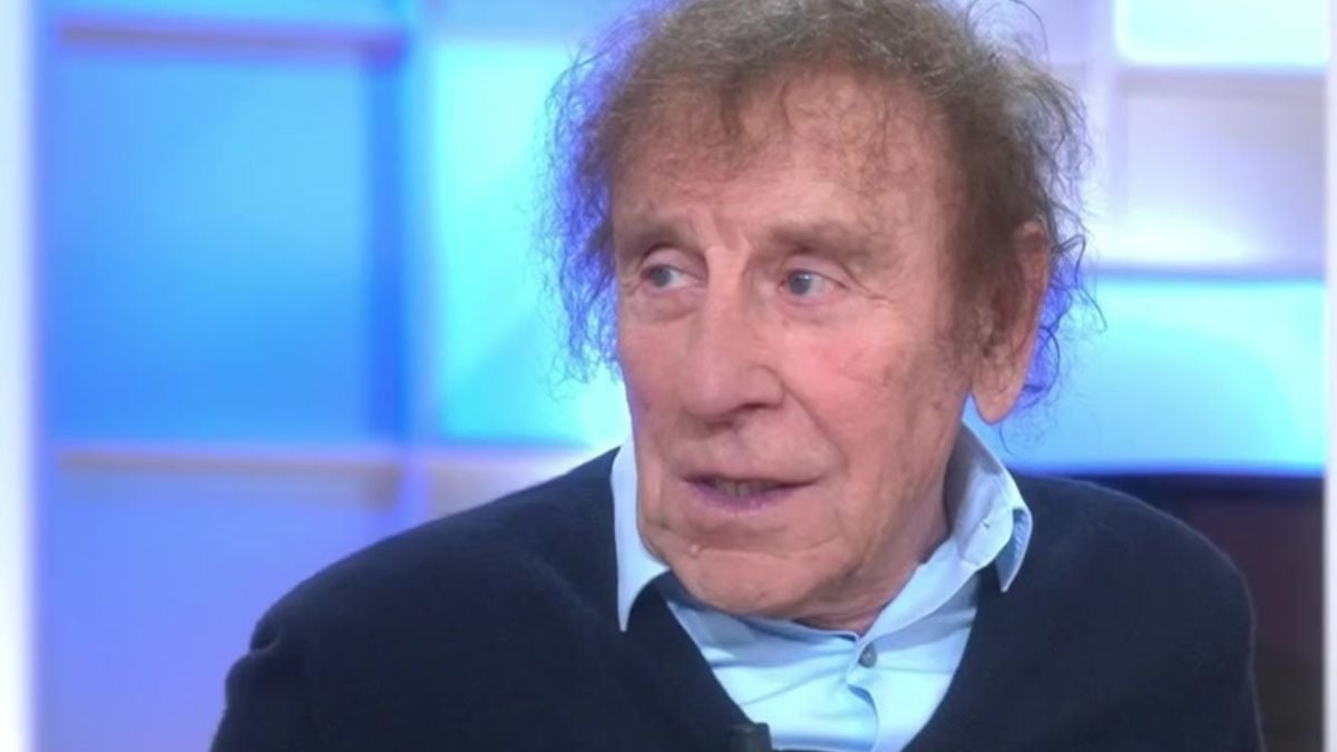Alain Souchon ému aux larmes la première fois qu’il s’est entendu à la radio : “J’ai pilé net, j’étais en sueur… des détails sordides” (C à vous)