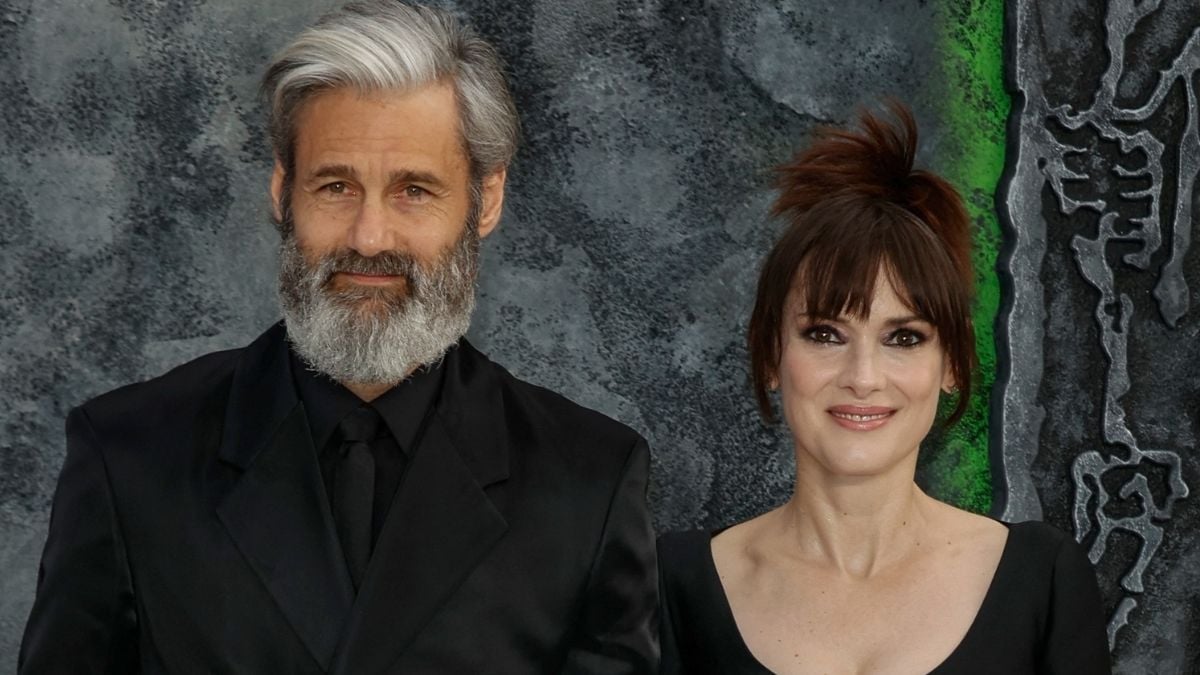 Winona Ryder en couple : Scott Mackinlay Hahn, l’homme qui illumine sa vie loin des caméras