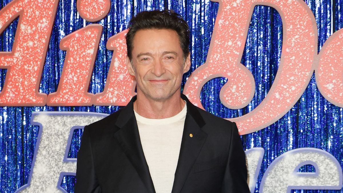 Hugh Jackman s’est uriné dessus en pleine représentation théâtrale : l’anecdote la plus gênante (et drôle) de sa carrière