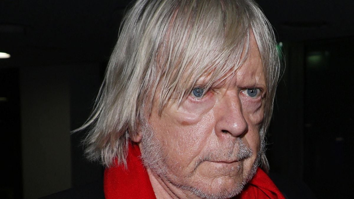 Renaud critique la nouvelle génération et défend Charlie Hebdo