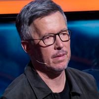 Jean-Luc Lemoine : une révélation poignante sur son frère et un passé familial bouleversant