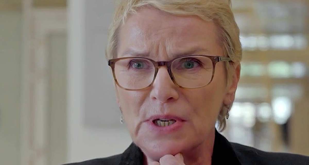 Élise Lucet bousculée lors de Cash Investigation sur Bernard Arnault : audience, incident choc et débat sur le luxe