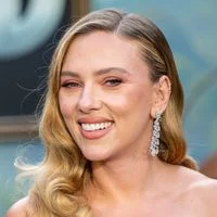 Scarlett Johansson méconnaissable dans Paper Tiger : sa transformation qui sidère