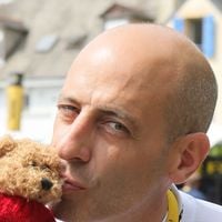 Hommage à Guillaume Di Grazia, voix légendaire du cyclisme, décédé à 52 ans