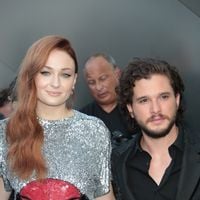 Sophie Turner et Kit Harington : De frères et sœurs dans Game of Thrones à amants à l'écran