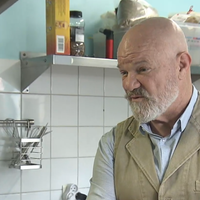 Philippe Etchebest surpris par l'état de la cuisine d'Aline et Luc dans "Cauchemar en cuisine" sur M6