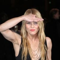 Vanessa Paradis : L’icône française qui brille avec son nouvel album