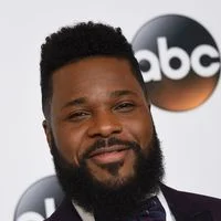 Malcolm-Jamal Warner est mort à 54 ans : retour sur la carrière d’une icône de la télévision américaine