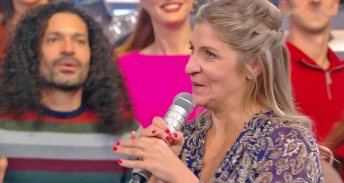 Jade émue aux larmes dans N’oubliez pas les paroles