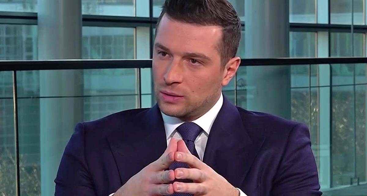 Jordan Bardella se confie sur le poids des responsabilités et ses adversaires politiques