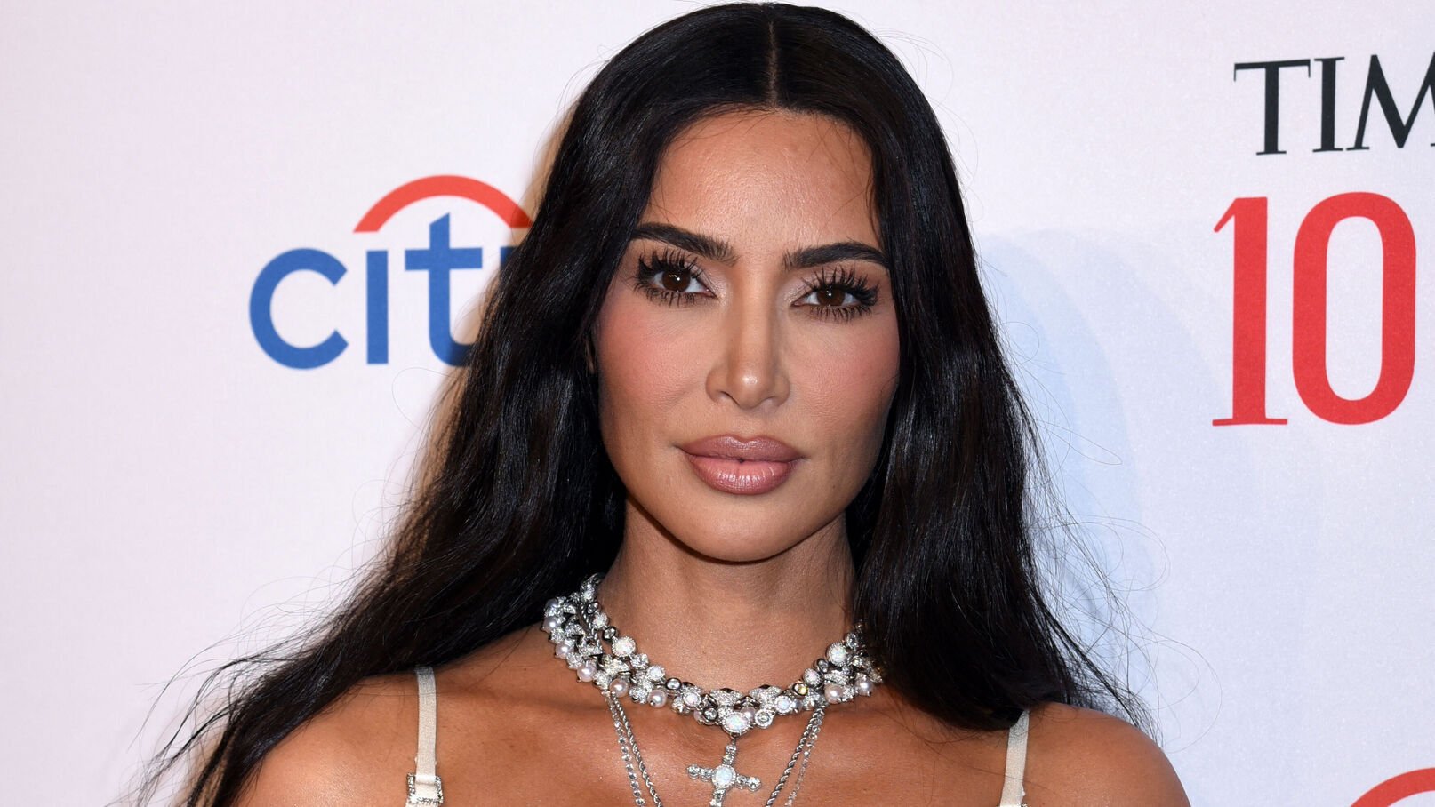 Kim Kardashian et ChatGPT : Une Relation Tumultueuse Dévoilée dans une Interview Choc