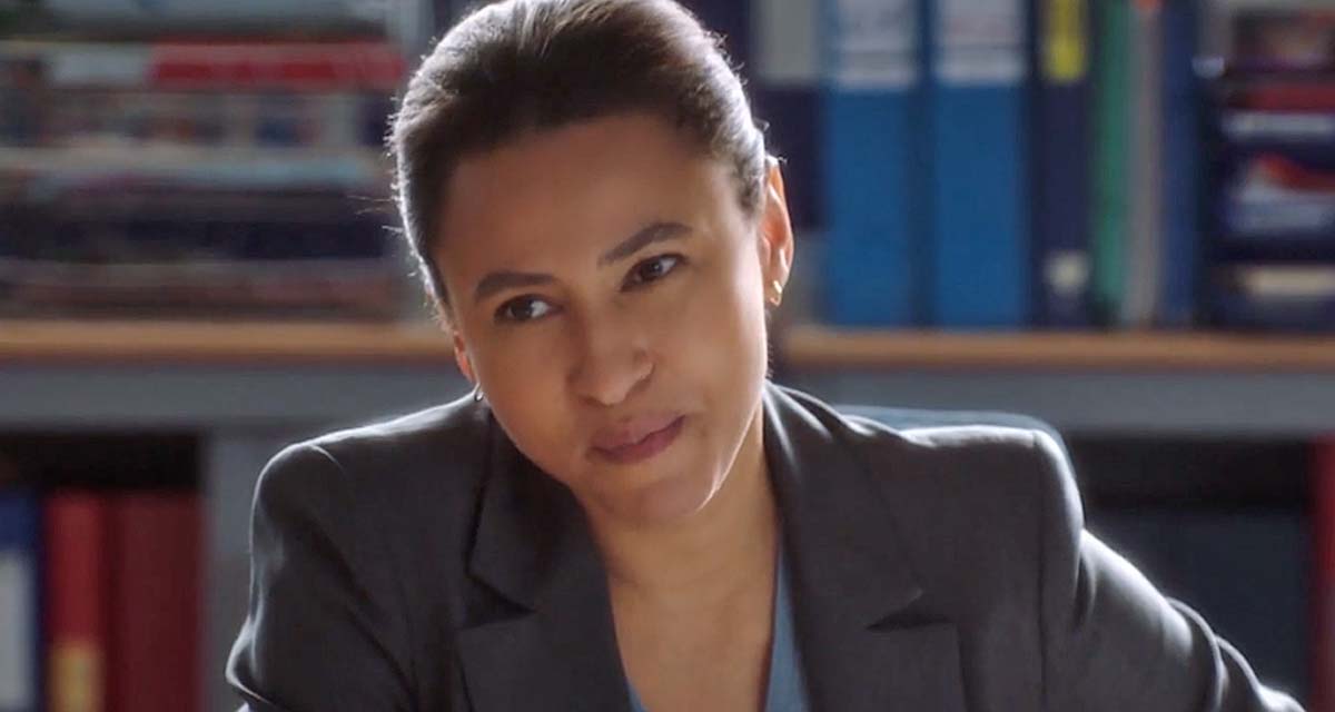 Léonie Simaga critique la Comédie-Française sur France 3