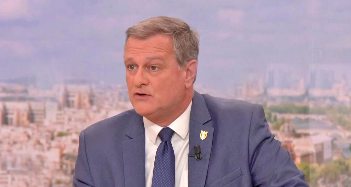 Louis Aliot crée la surprise sur TF1 : audiences en forte hausse pour « En toute franchise » le 19 novembre 2025