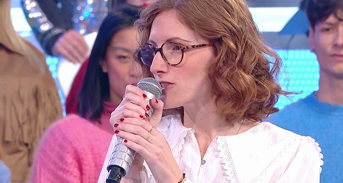 Nagui stoppe Manon dans N'oubliez pas les paroles : « On s’arrête là ! »