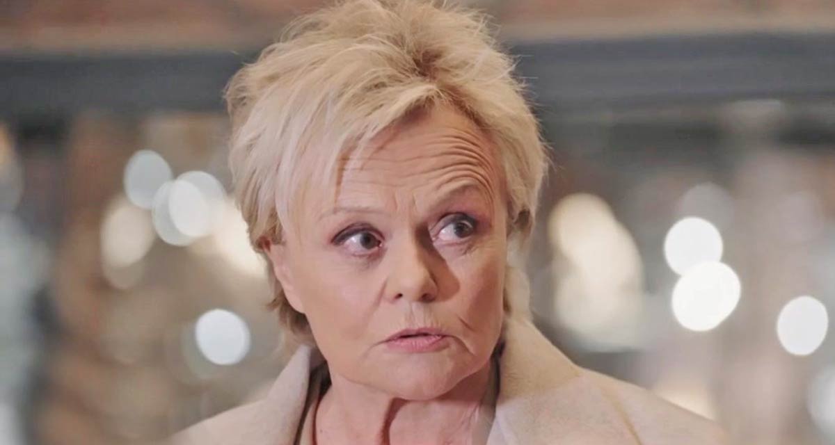 Muriel Robin émue aux larmes sur France 2