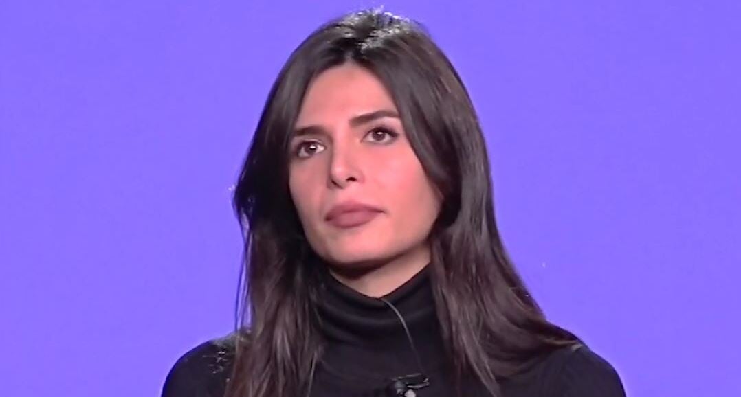 Olivier Delacroix Lance Sa Chaîne YouTube :la Mannequin Iranienne en Exil