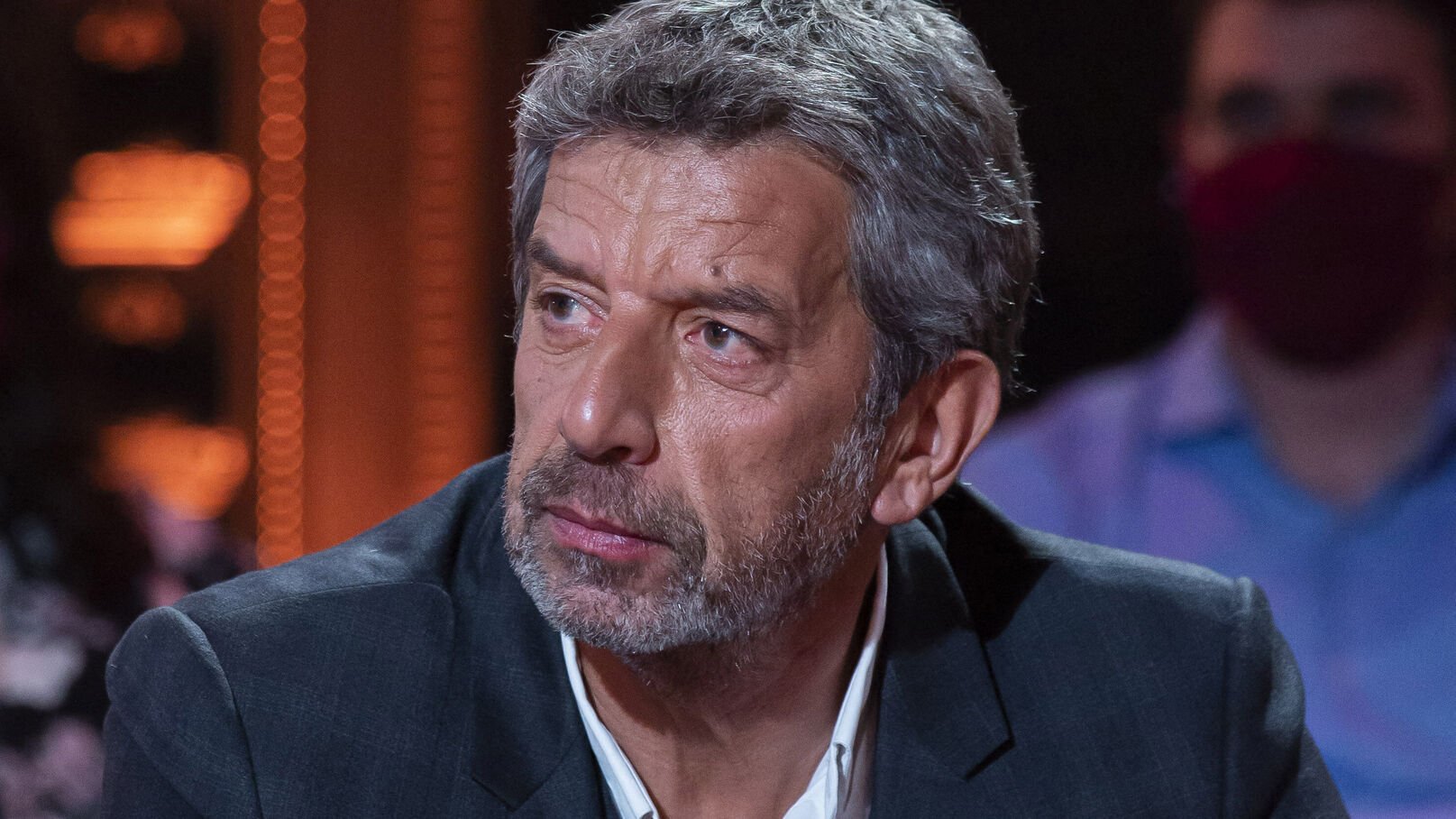 Michel Cymes : Témoignage Choc sur des Agressions Sexuelles dans les Transports en Commun et Sa Nouvelle Vie au Théâtre